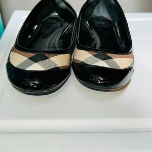 Burberry flats size 39